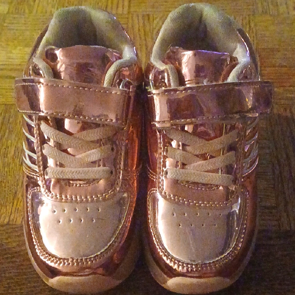 Kids Metallic Pink Roller Sneakers